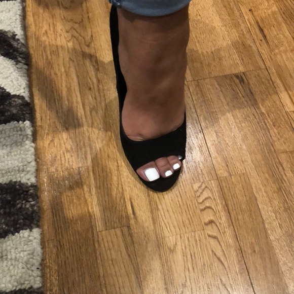 Shoes - Picture 2 of 3